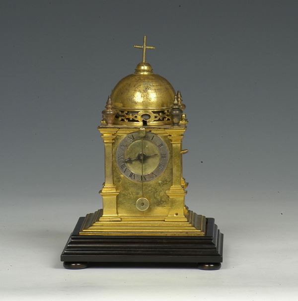 Orologio a torretta, cassa e meccanica in bronzo e rame dorato con fascia orario in argento, attribuita  [..]