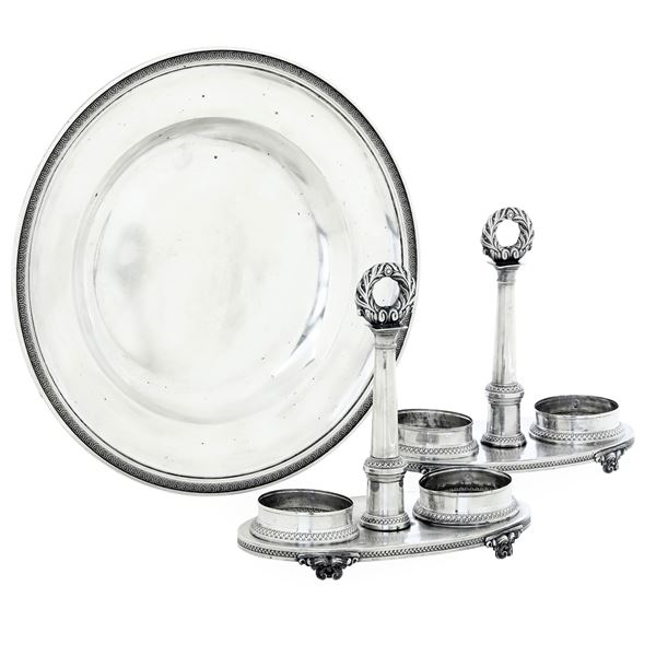 Torino, XIX secolo. Argentiere Carlo Balbino (1798-1824) piatto cm 27 Piatto e coppia di portacondimenti.