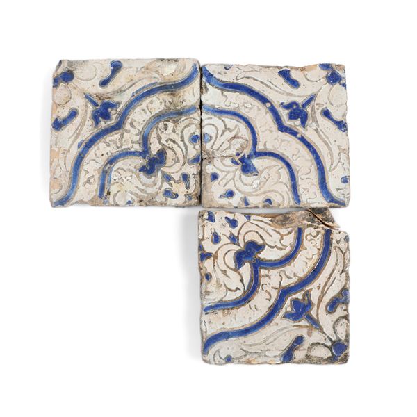 Tre “azulejos” Spagna, probabilmente Toledo, circa metà del XVI secolo 