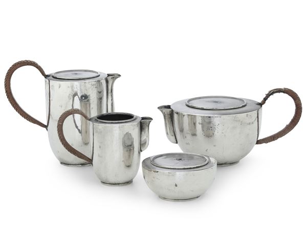 Servizio da tè e caffè. Argenteria italiana della primametà del XX secolo