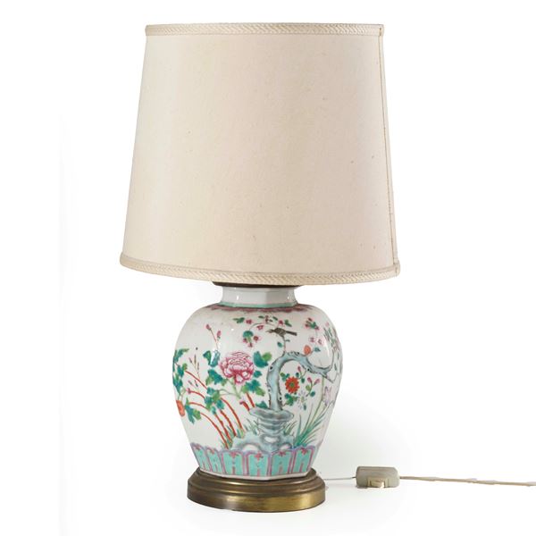 Lampada in porcellana