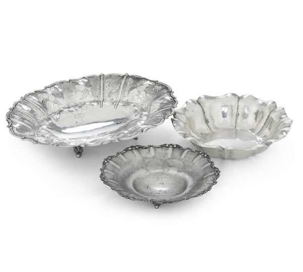 Tre centrotavola. Argenteria italiana del XX secolo, argentieri differenti