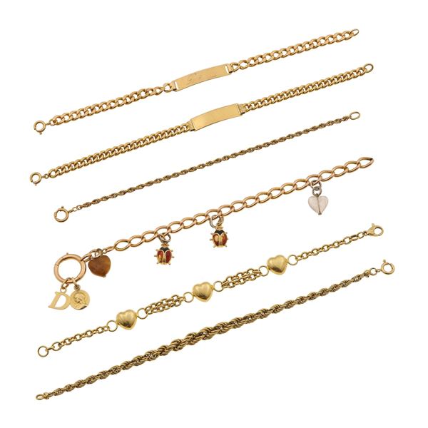 Lotto composto da sei bracciali