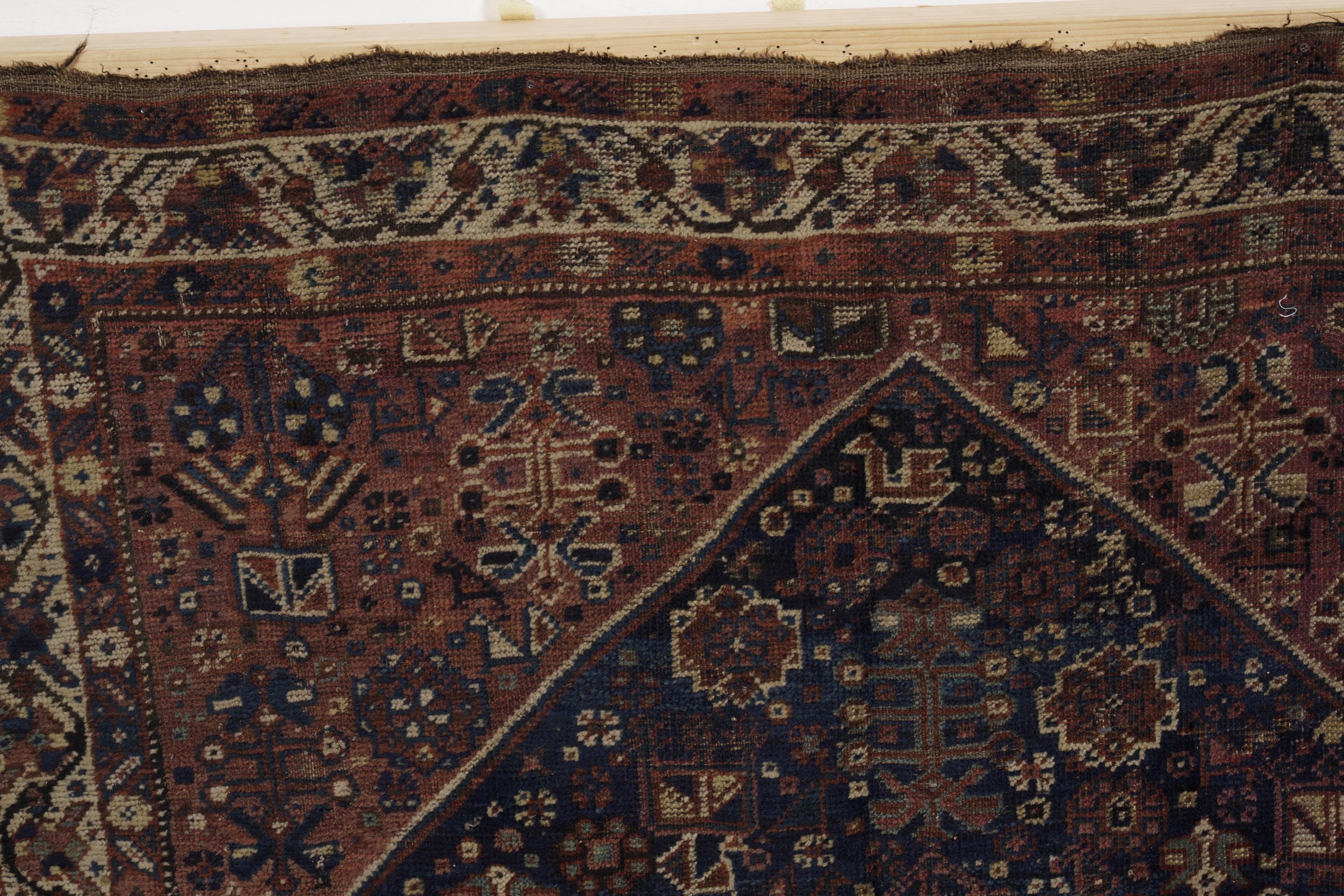 Tappeto sudpersiano, fine XIX - inizio XX secolo, cm 161 x 242