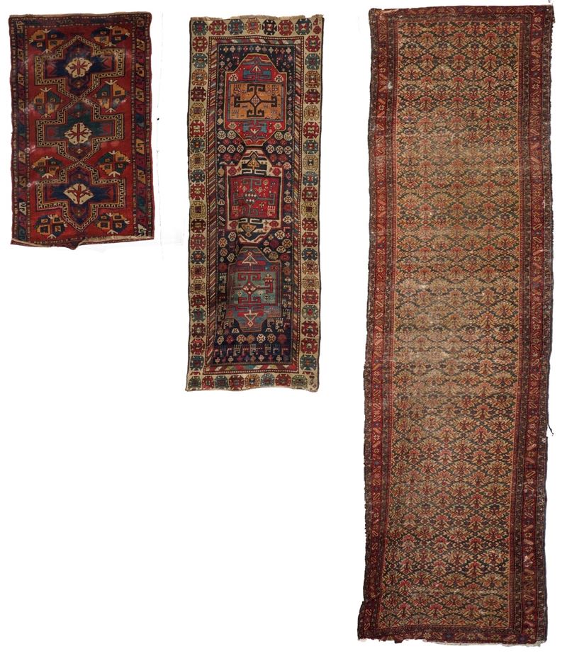 Lotto di tre tappeti due Caucaso ed una passatoia Persia, fine XIX secolo  - Auction Antique carpets - Cambi Casa d'Aste
