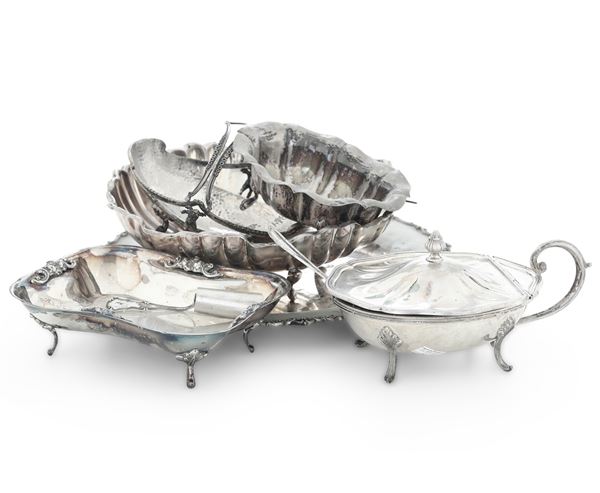 Lotto di oggetti in argento. Argenteria italiana del XX secolo, argentieri differenti