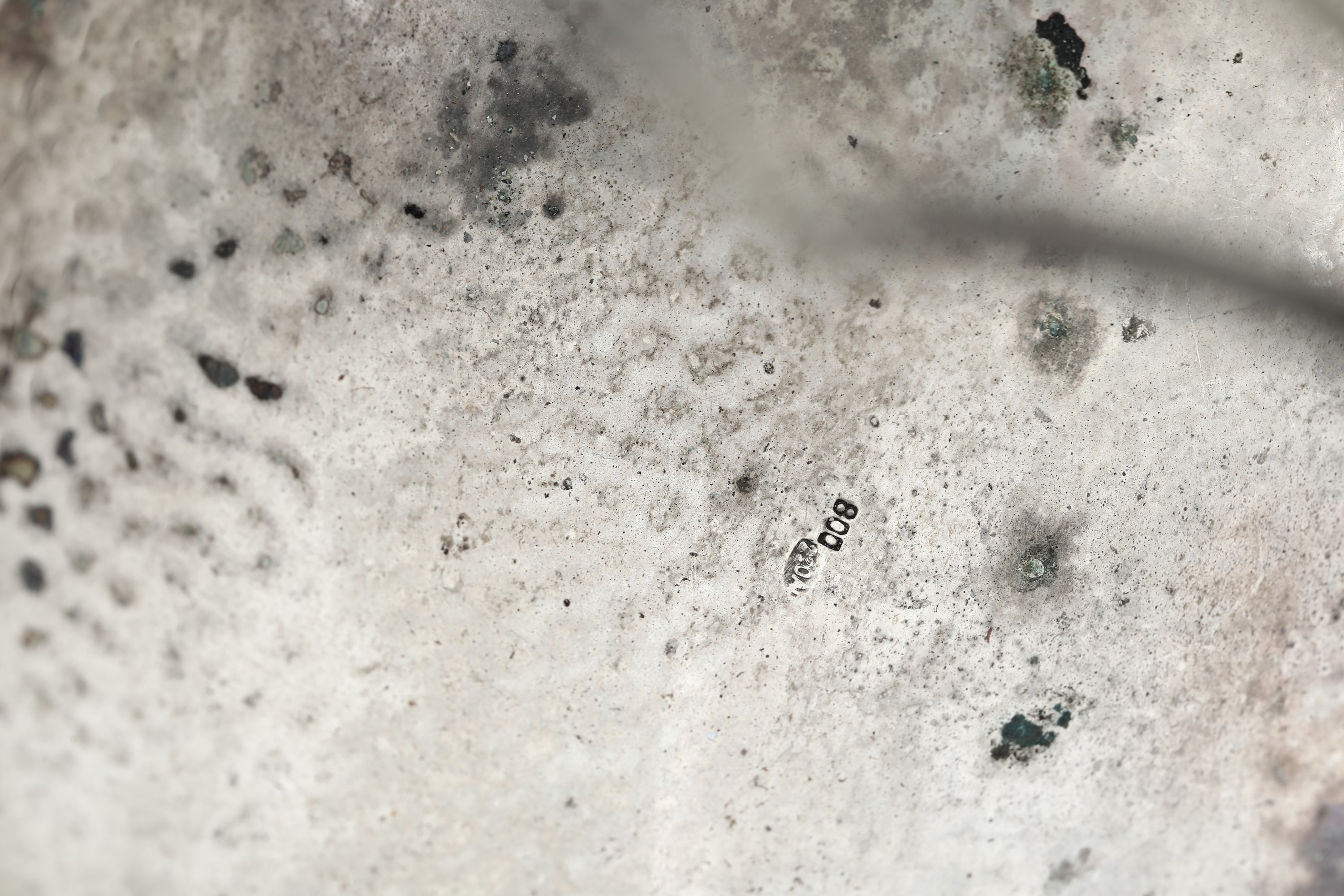 Argenteria italiana del XX secolo, oggetti decorativi in argento fuso e sagomato