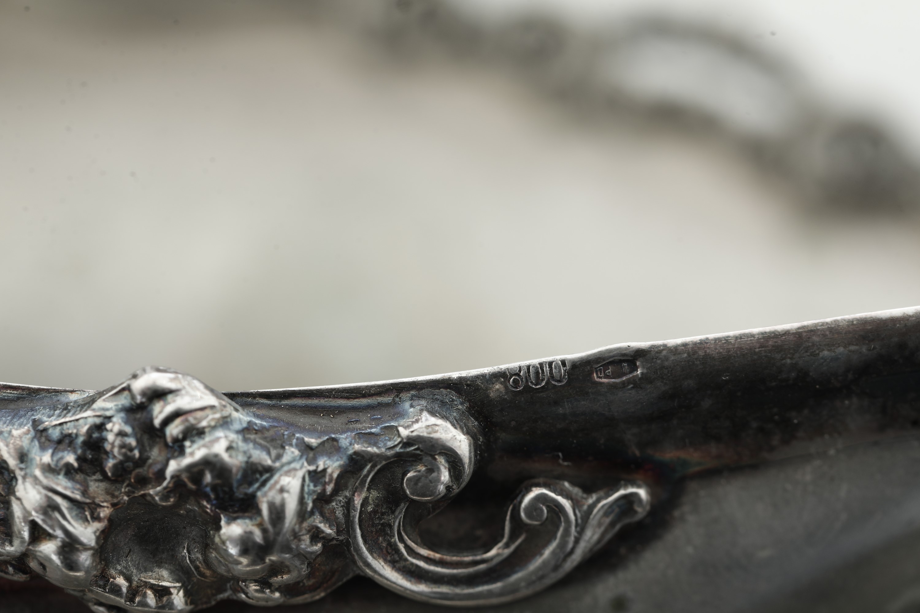 Argenteria italiana del XX secolo, oggetti decorativi in argento fuso e sagomato