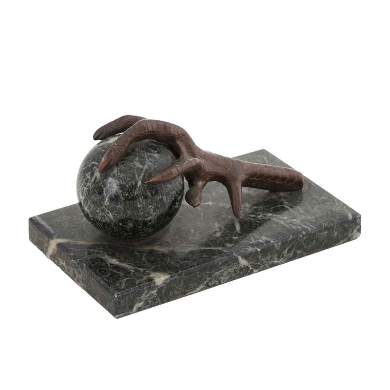 Fermacarte a guisa di zampa di rapace su sfera. XX secolo  - Asta La Wunderkammer di Ettore Mocchetti - Cambi Casa d'Aste