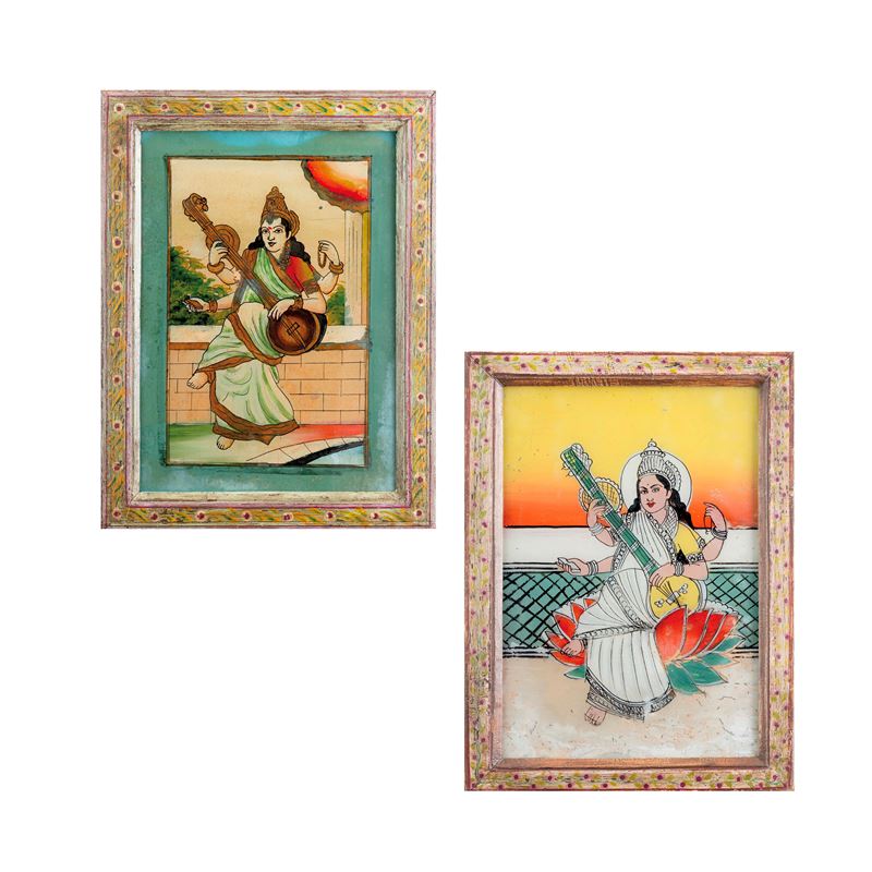 Coppia di dipinti su porcellana raffigurante la Dea Sarasvati, India, XX secolo  - Auction Antiques - Cambi Casa d'Aste