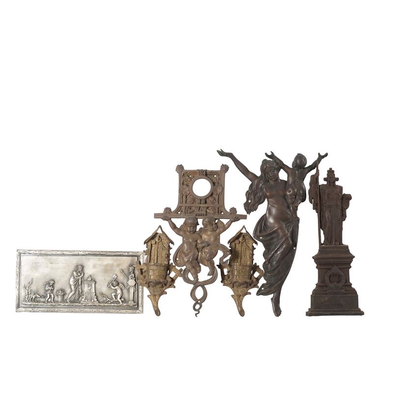 Lotto di quattro rilievi decorativi in metallo  - Asta Oggetti d'Arte - La Wunderkammer di Ettore Mocchetti - Cambi Casa d'Aste