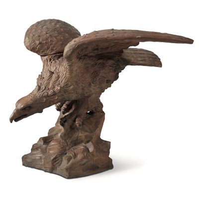 Grande scultura raffigurante aquila, terracotta, XX secolo