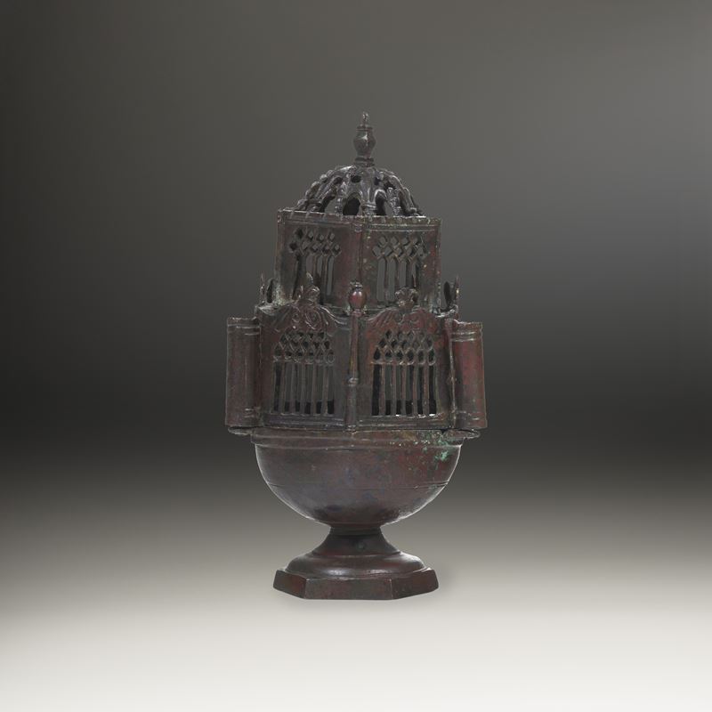 Turibolo architettonico. Oreficeria tardo gotica del XVI secolo  - Auction Sculpture and Works of Art - Cambi Casa d'Aste