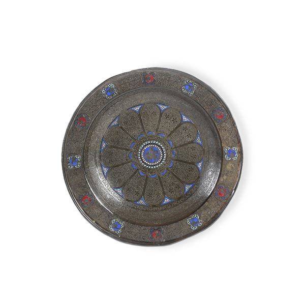 Piatto da parata. Arte islamica (Persia?) XVIII secolo