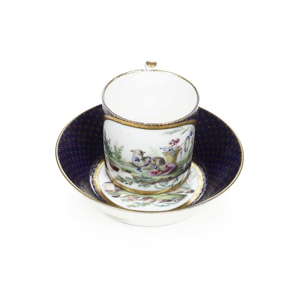 Tazza con piattino. Alla maniera o Sèvres, verso il 1790.