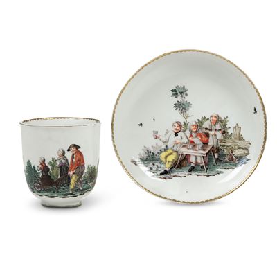 Manifattura di Nymphenburg, Tazza con piattino in porcellana, decorazione policroma (1765-1770)