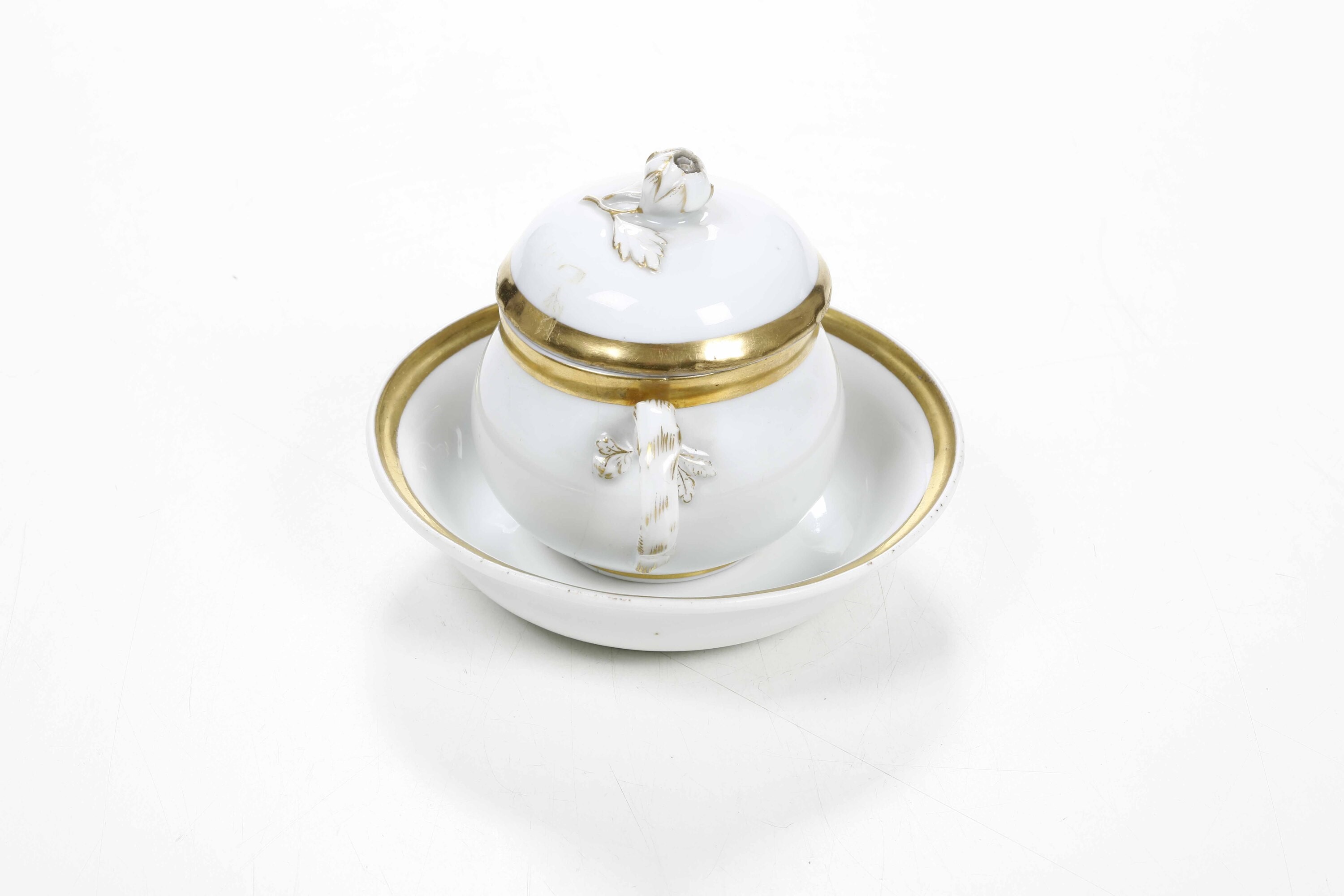 Meissen, Tazza coperta con piattino, XIX secolo