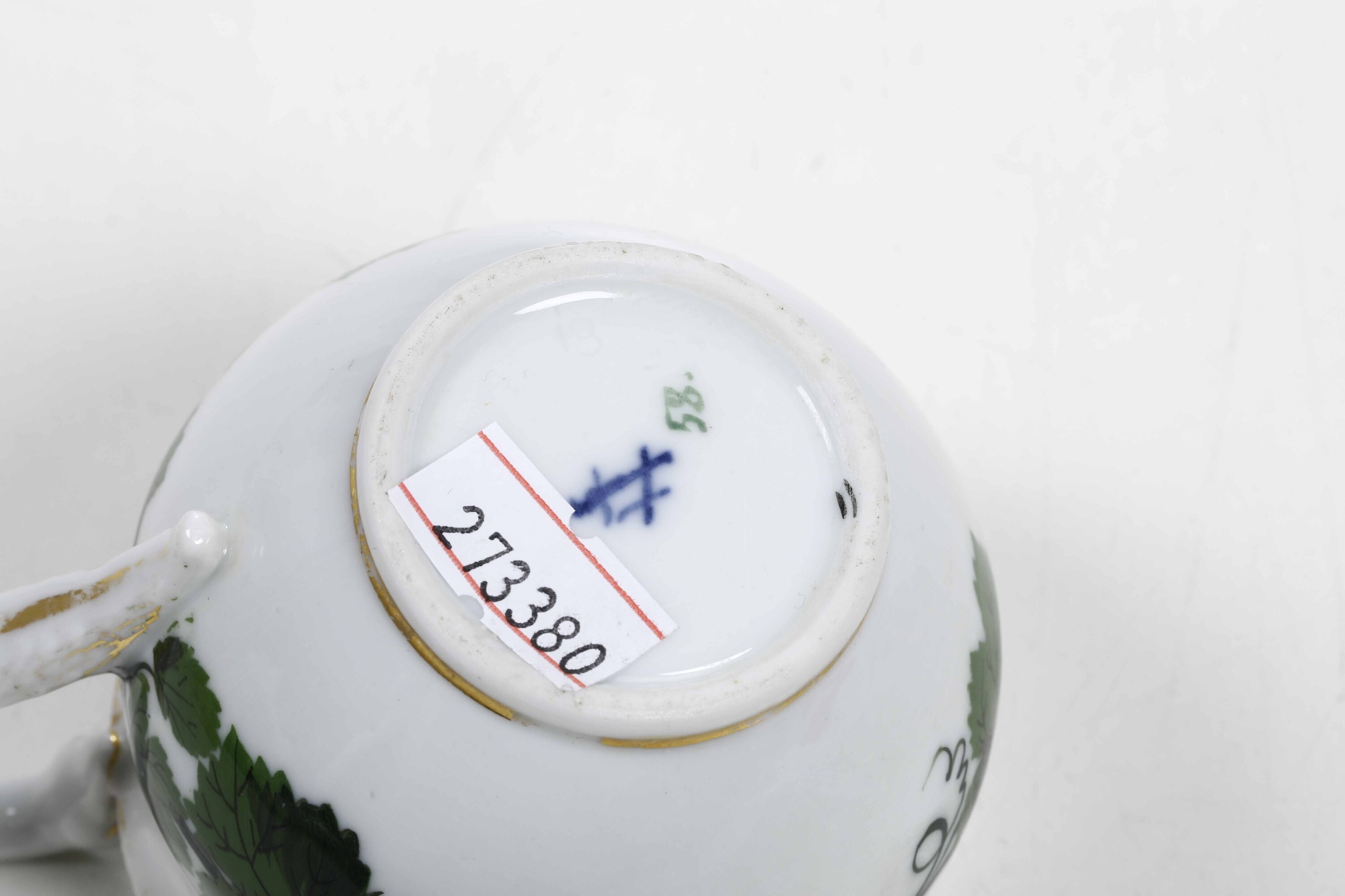 Meissen, Quattro tazze con piattino, XIX secolo, porcellana