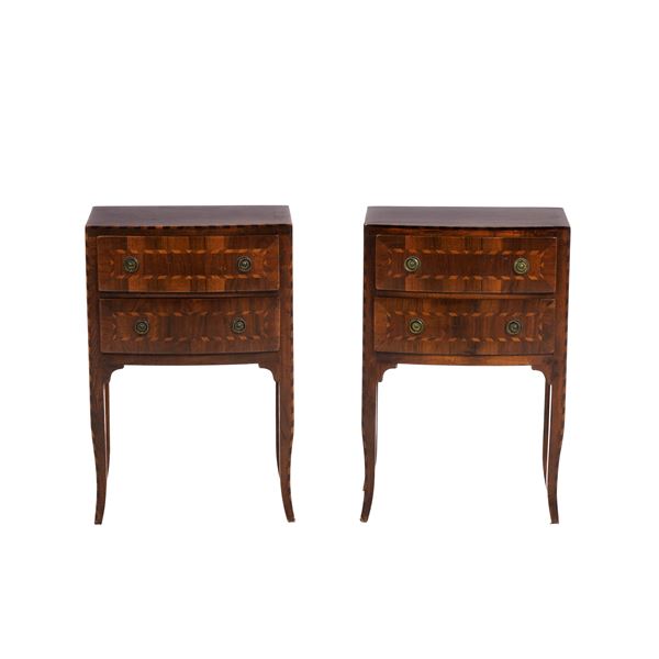 Coppia di comodini a due cassetti. XIX-XX secolo
