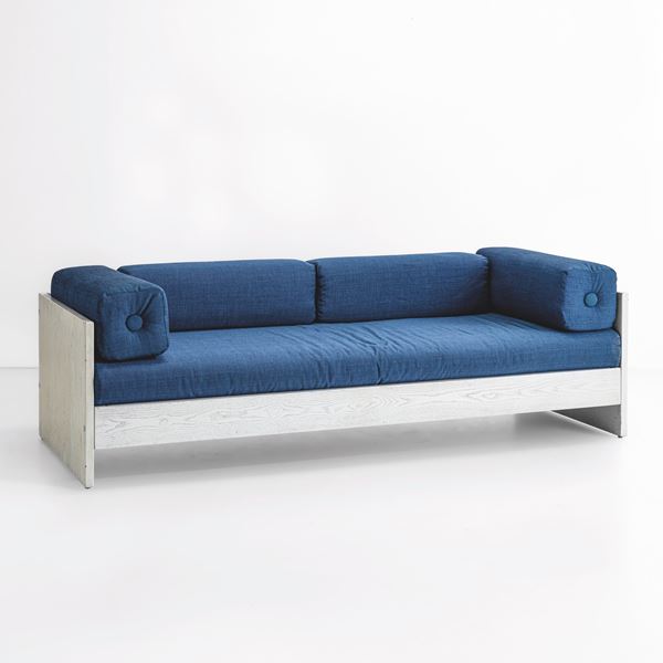 Ettore Sottsass - Un divano mod. Maragià