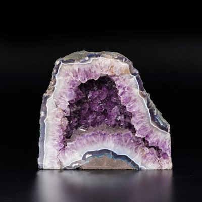 Geode di ametista viola