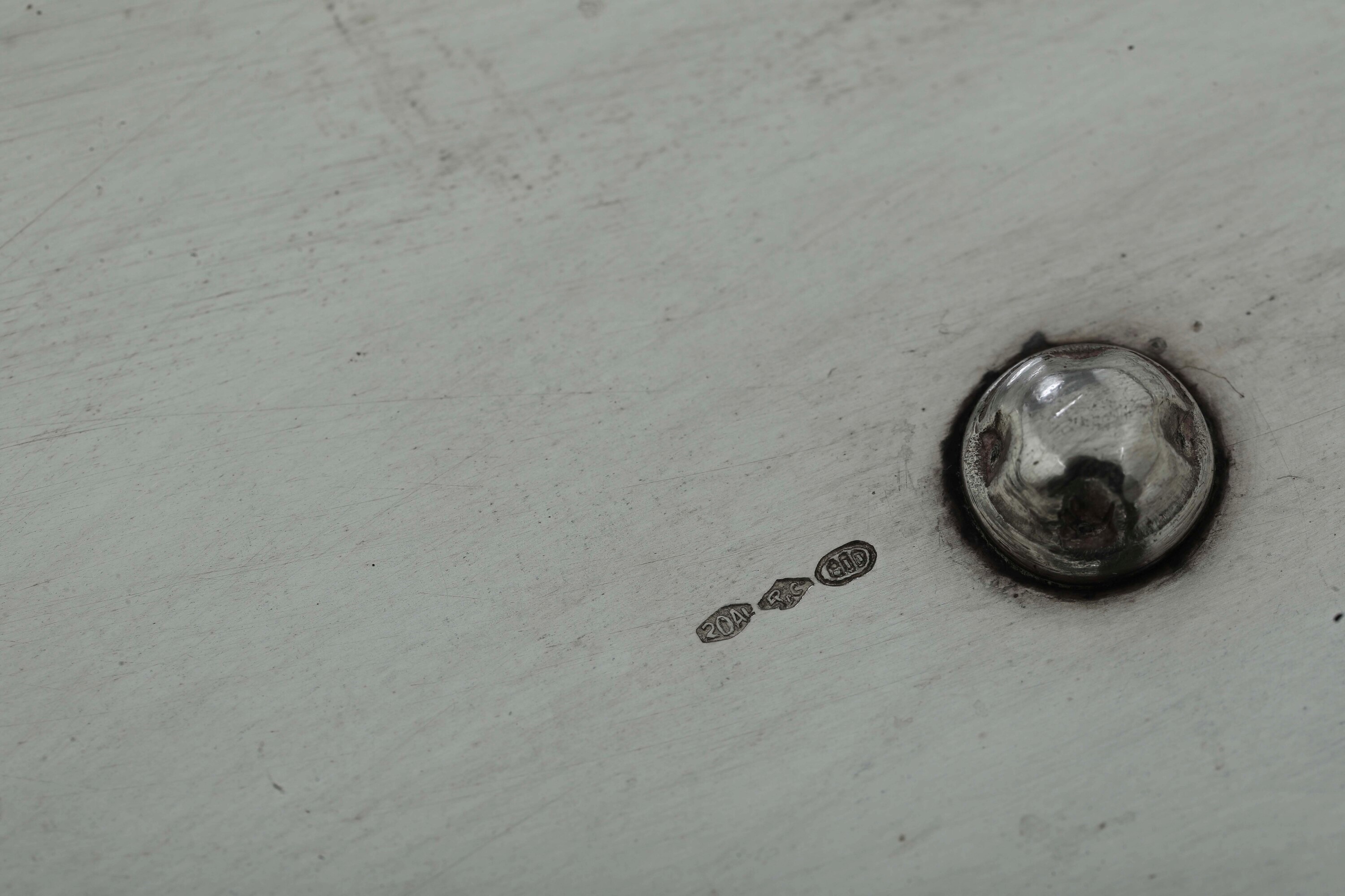 Zuppiera con Présentoir di Gusto Neoclassico. Argenteria Artistica Italiana del XX Secolo. Argent...