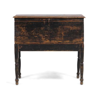 Piccolo Baule in Legno con Base con Gambe Tornite