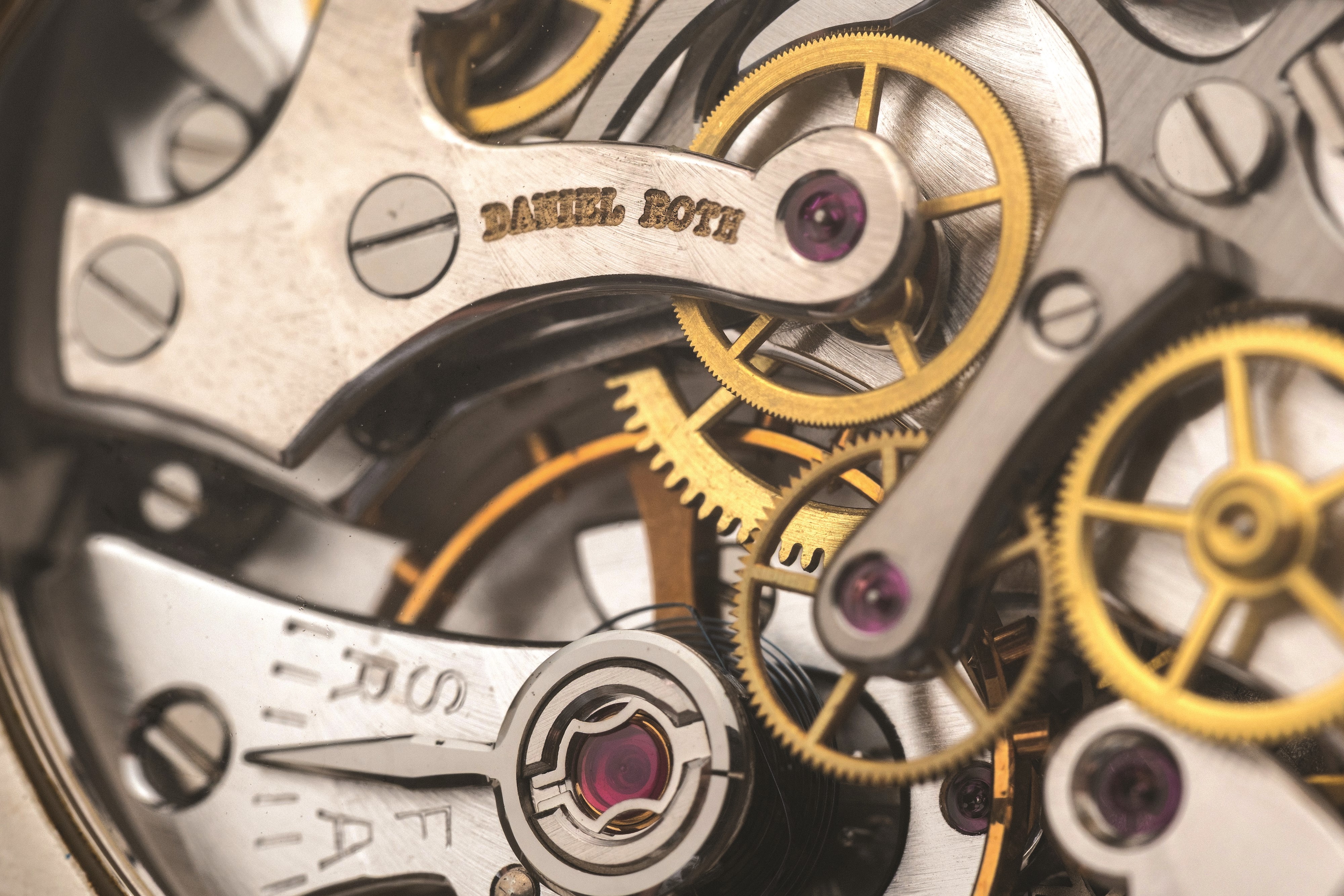 Daniel Roth - Chrono ref. 2147, oro giallo 18k, quadrante argenté Clous de Paris e satinato, circ...