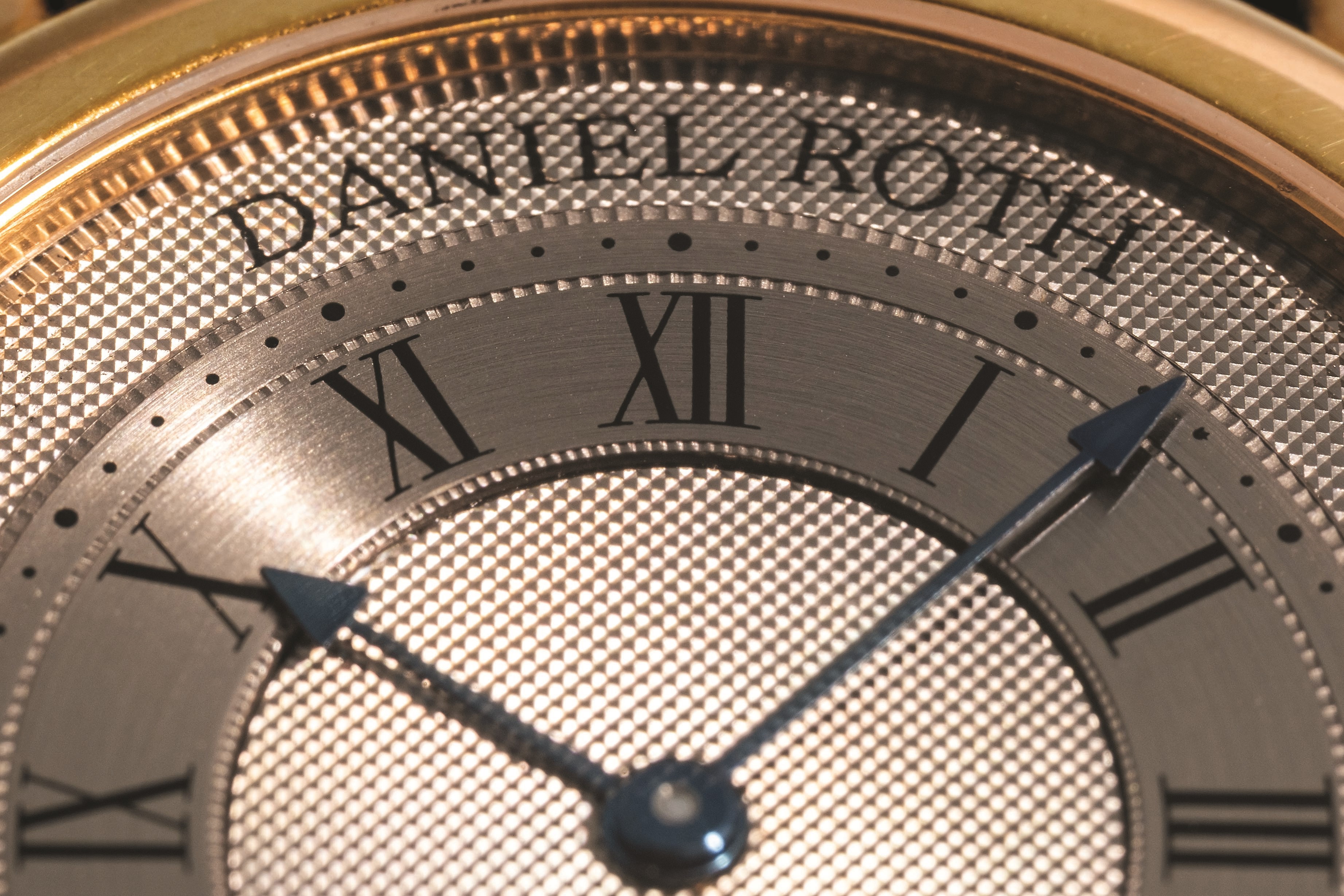 Daniel Roth - Extra Plat ref. 2107, oro giallo 18k, quadrante argenté Clous de Paris, circa 1990