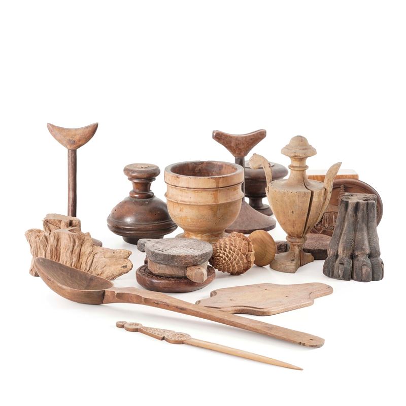 Lotto di suppellettili rustiche in legno  - Asta Oggetti d'Arte - La Wunderkammer di Ettore Mocchetti - Cambi Casa d'Aste