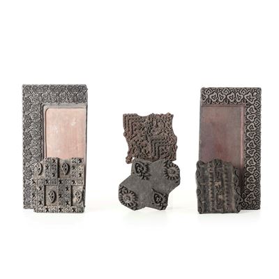 Matrici per stampe da tessuto, legno intagliato, decori fitomorfi di gusto orientale