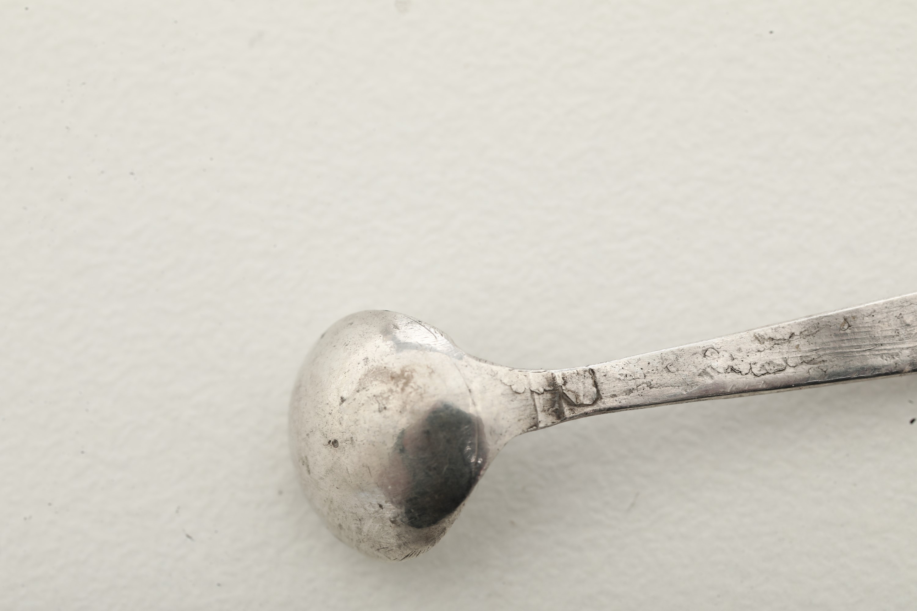 Russia (Mosca), Coppia di saliere a trono, argento fuso e cesellato (1876)