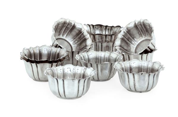 Dodici coppette. Argenteria milanese della prima metà del XX secolo. Argentiere Umberto Malinverni