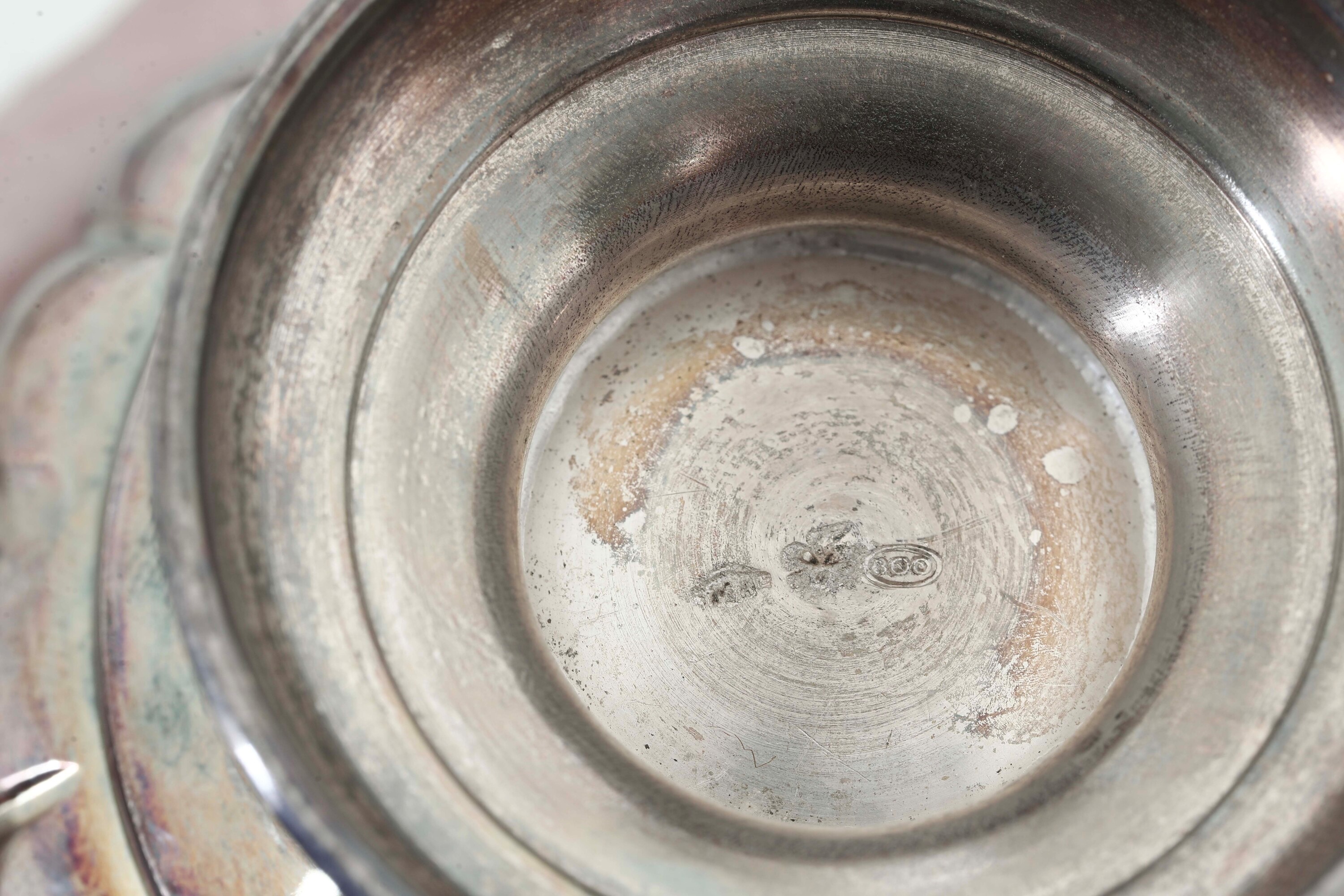 Tazzine da Caffè ed Altri Oggetti in Argento, Metallo e Porcellana. XX Secolo