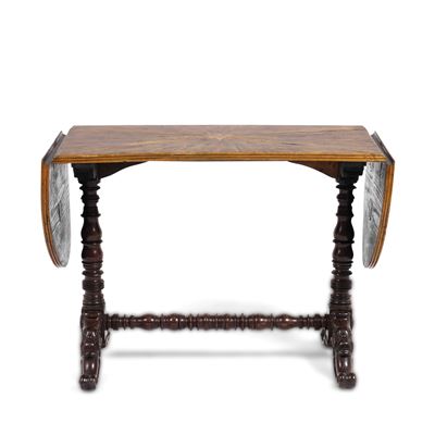 Tavolo in Legno Intagliato con Piano Ad Alette. Fine XIX-inizi XX Secolo