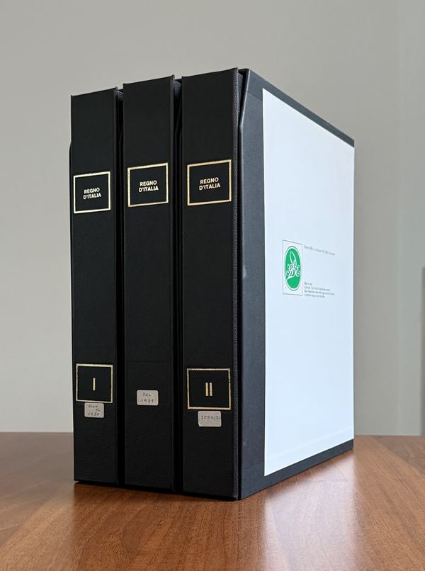 LOTTI E COLLEZIONI - REGNO D'ITALIA 1861/1945 - Avviata collezione di francobolli e servizi nuovi in tre album Bolaffi.