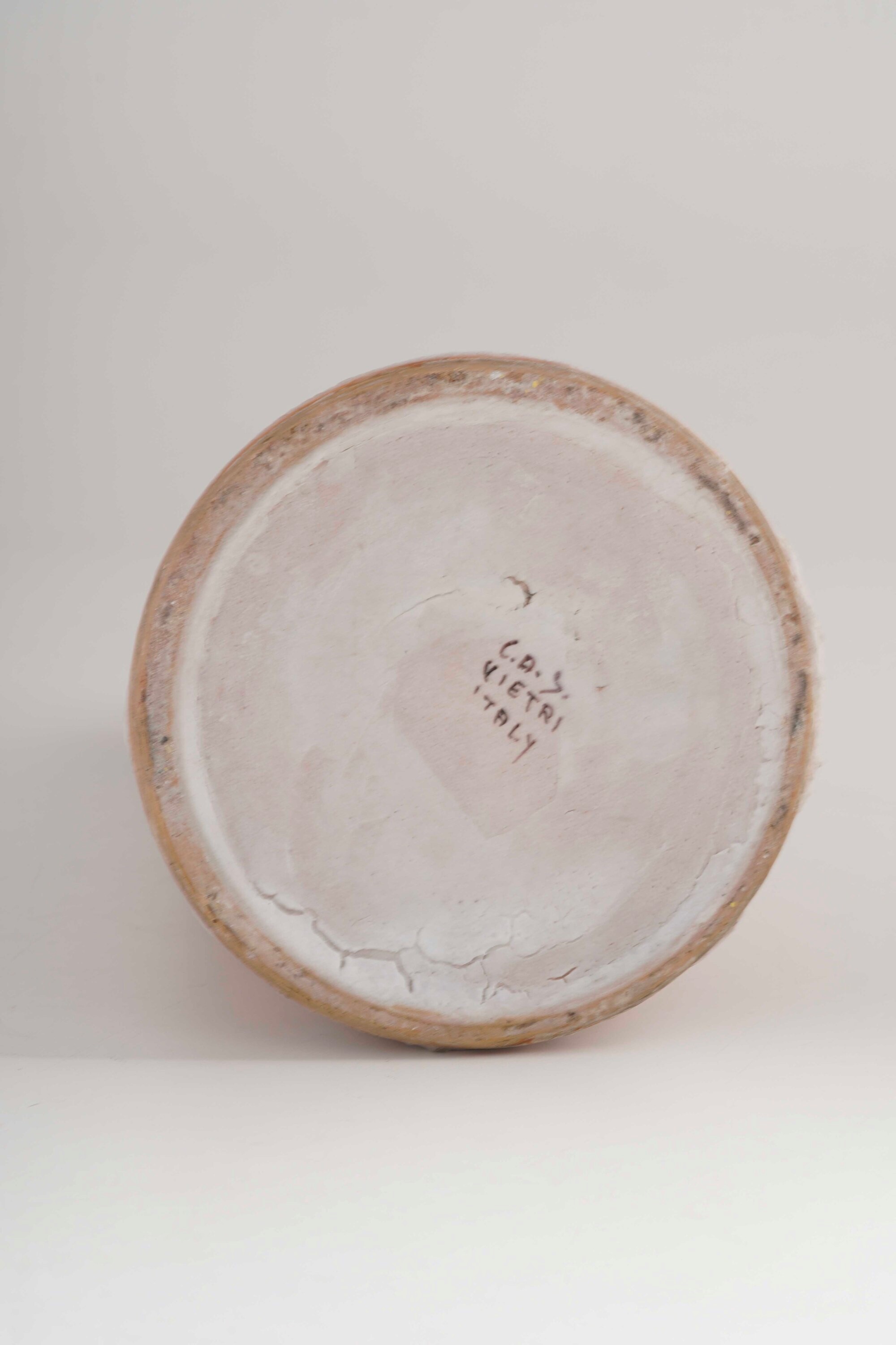 Vaso in terracotta di Vietri, decorazione a maschere di carnevale