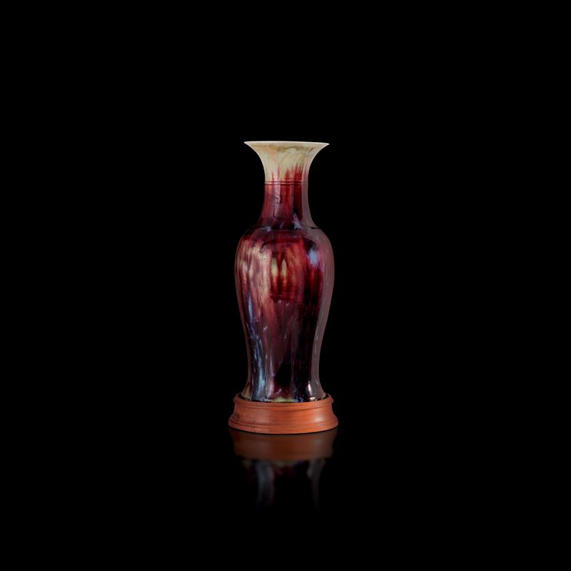 Flambé porcelain vase in shades of red and purple, China, Qing Dynasty, 19th century  - Auction Fine Asian Works of Art - Cambi Casa d'Aste