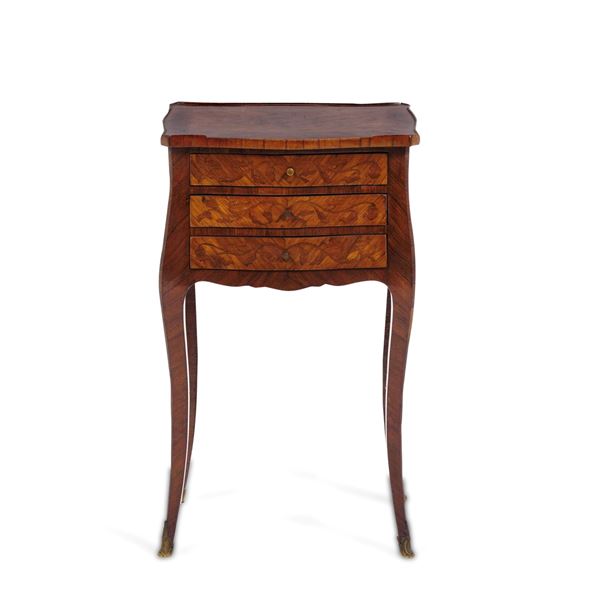 Comodino in stile settecentesco lastronato e intarsiato