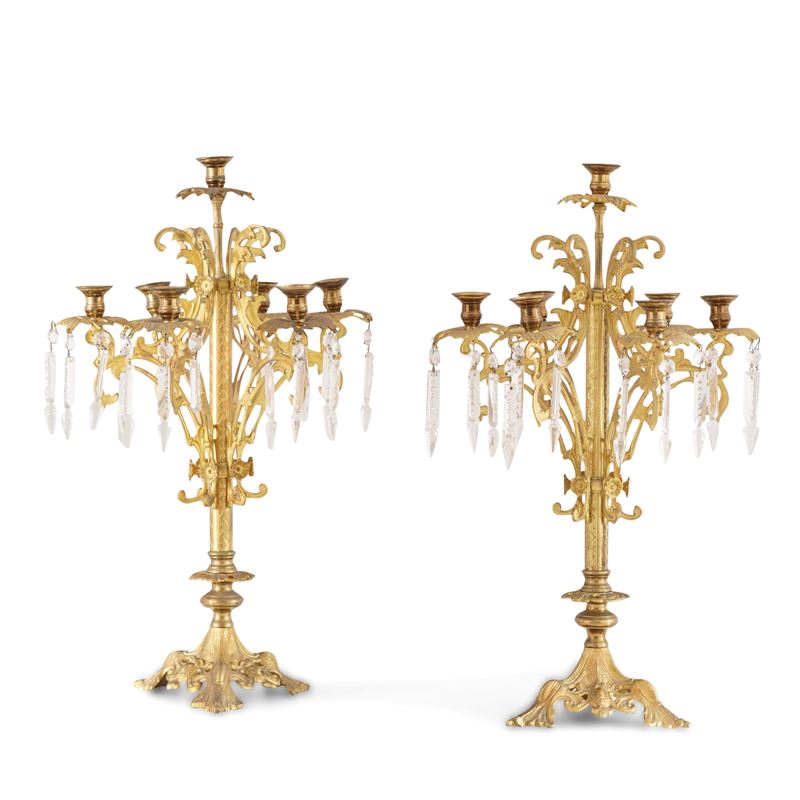 Coppia di candelabri in metallo dorato e cristallo. Francia, seconda metà del XIX secolo  - Auction Antiques - Cambi Casa d'Aste