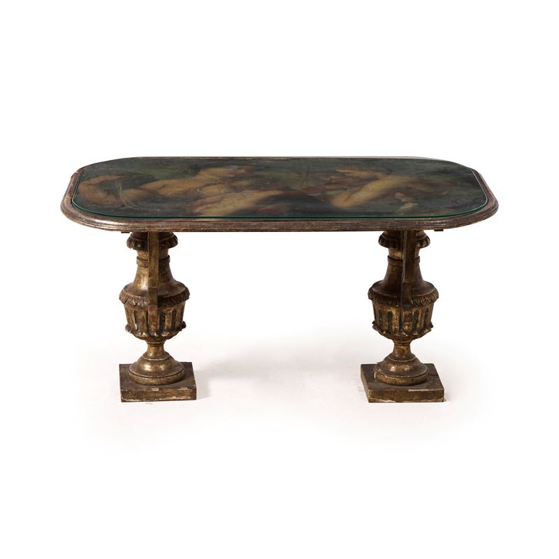 Tavolino costruito con elementi del XVIII secolo con ripiano ricavato dal ritaglio di un dipinto su tela  - Auction Antiques - Cambi Casa d'Aste