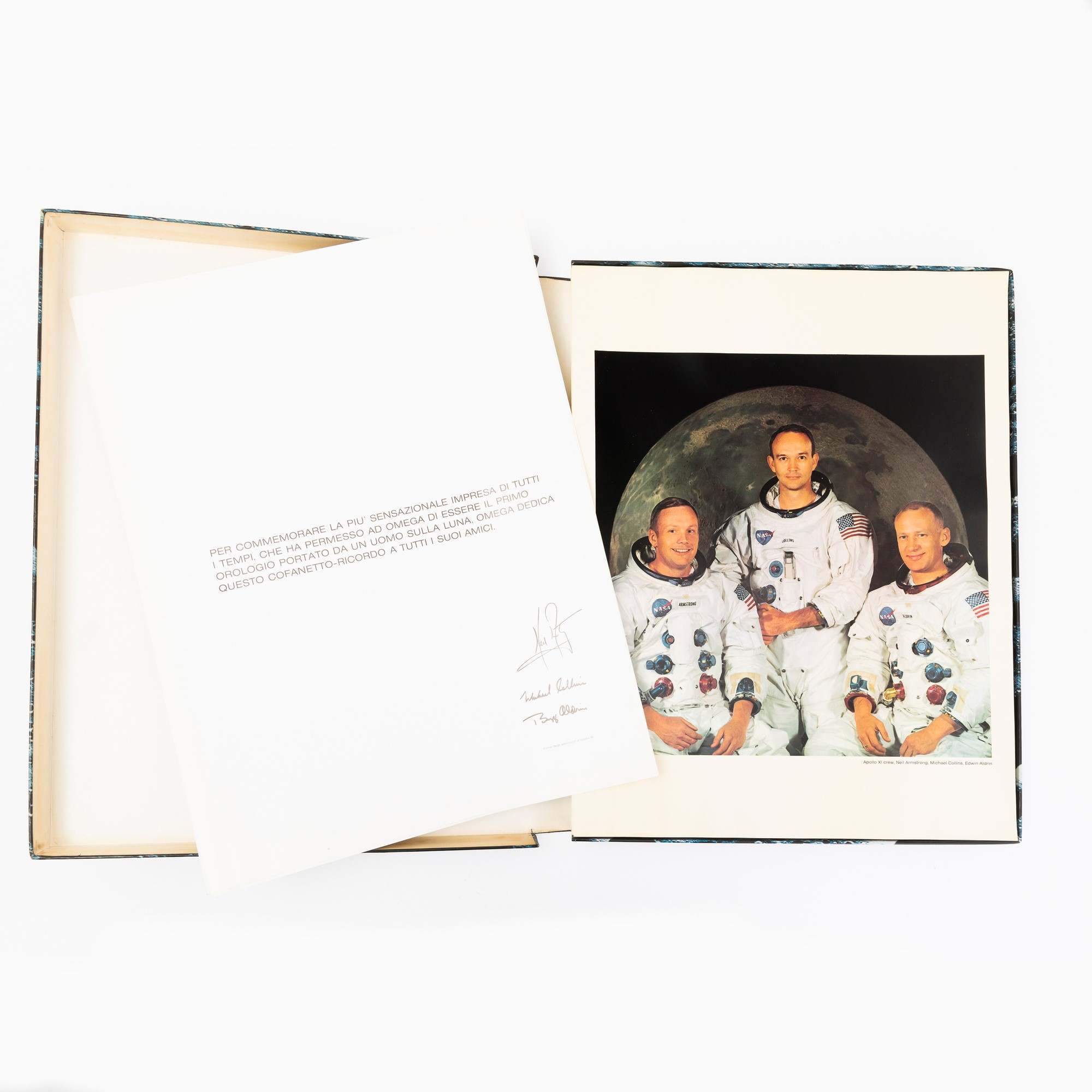 Cofanetto Commemorativo Omega Contenente 14 Fotografie Originali della Nasa per lo Sbarco sulla L...