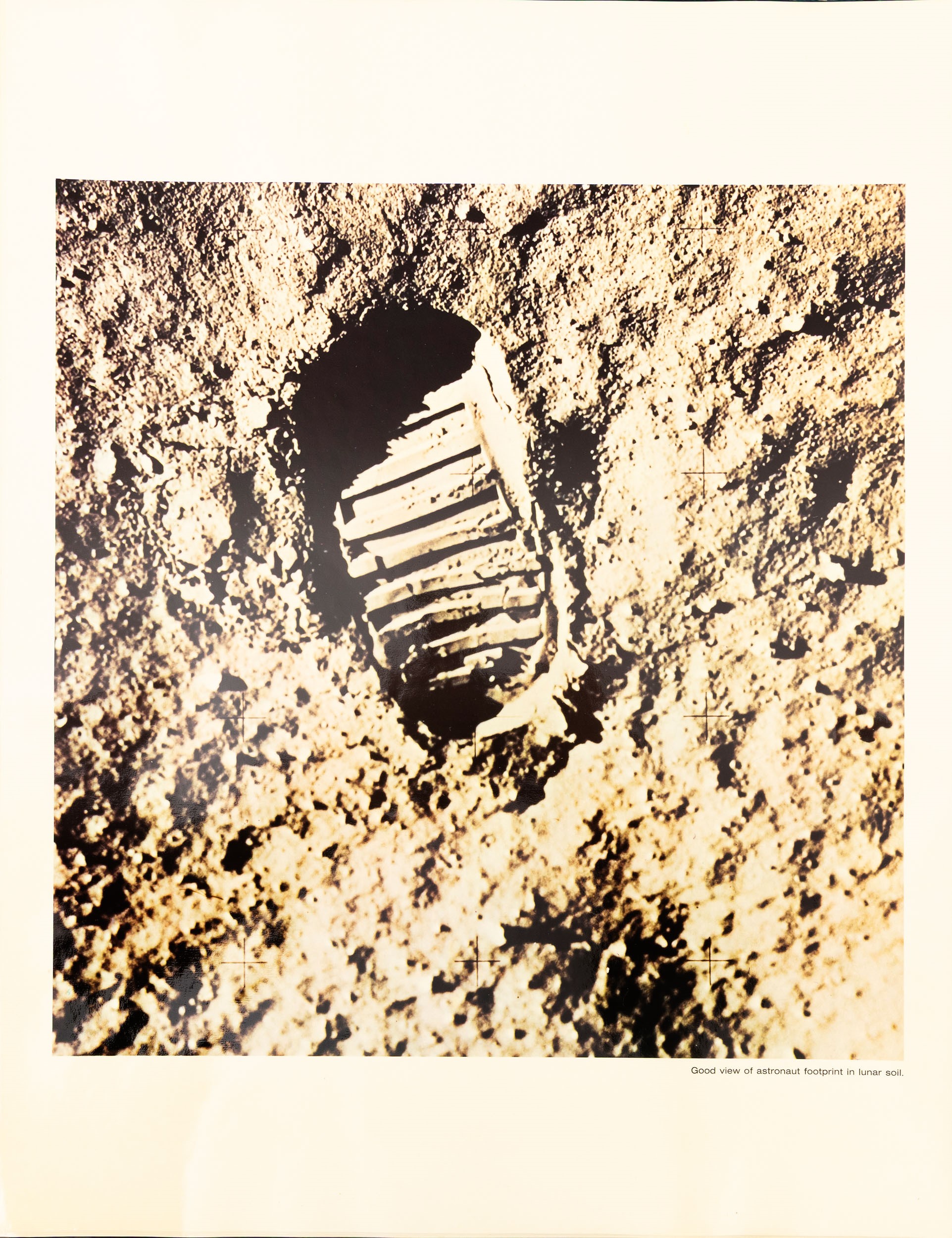 Cofanetto Commemorativo Omega Contenente 14 Fotografie Originali della Nasa per lo Sbarco sulla L...