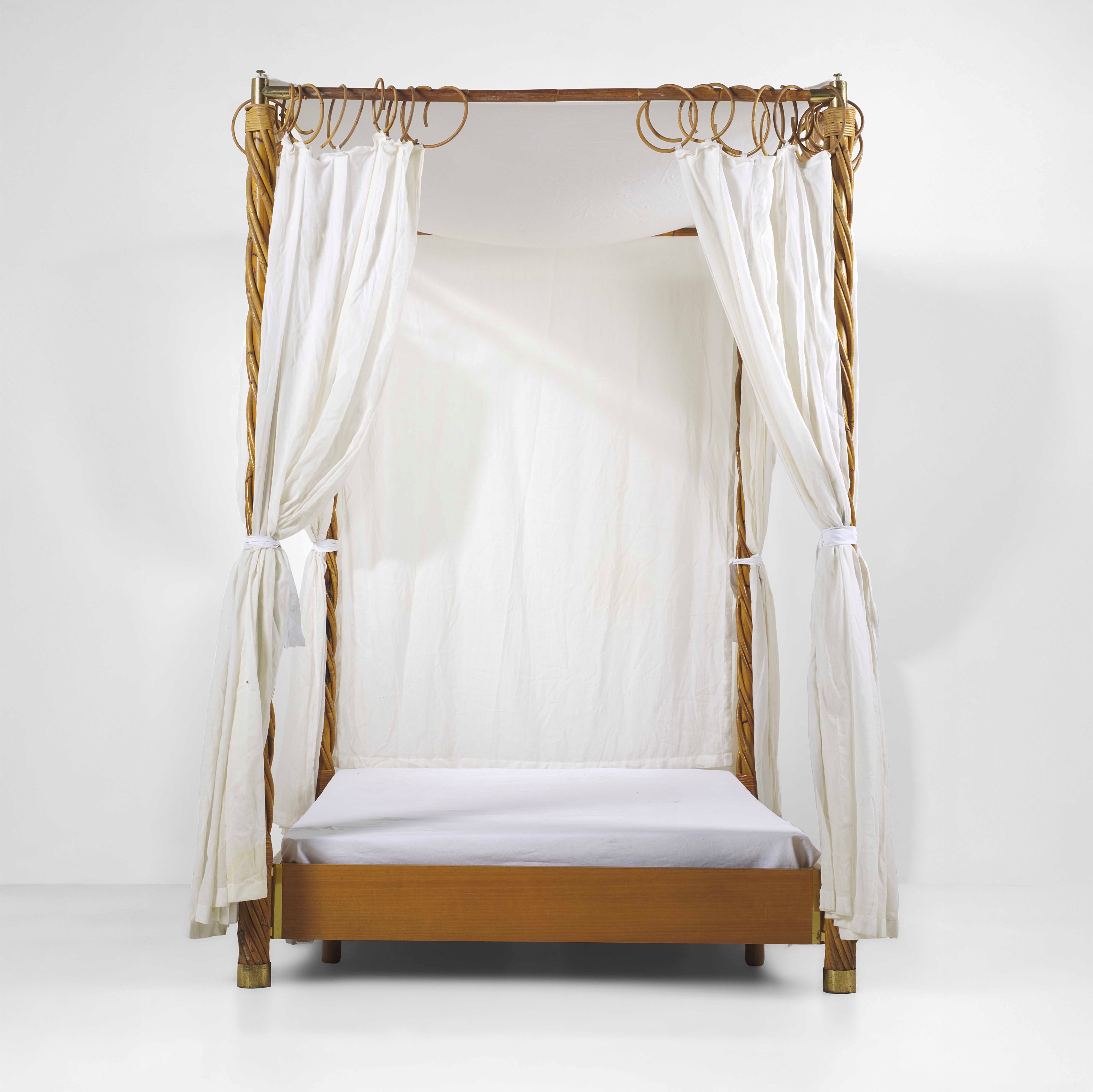 Gabriella Crespi - Letto a Baldacchino.