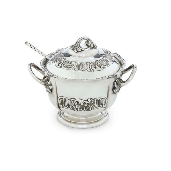 Formaggiera. Argenteria milanese del XX secolo, argentiere Messulam per gioielleria Fasoli