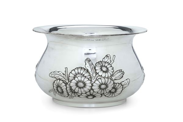 Portavaso. Argenteria veneta del XX secolo, argentiere Angelo Schiavon, Treviso