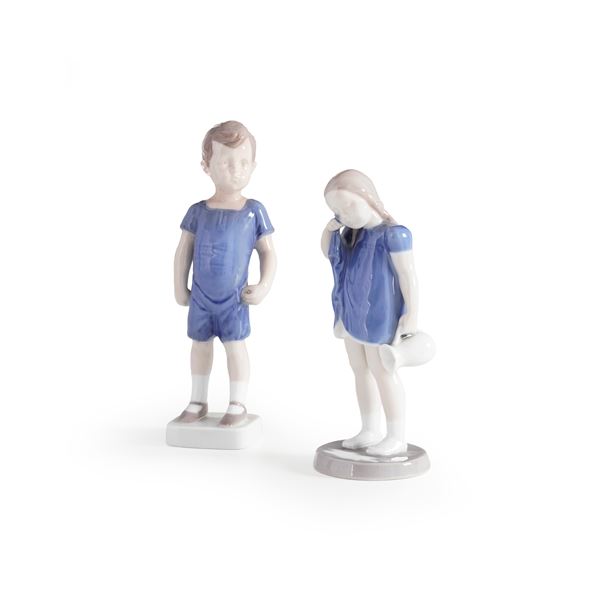 Due figurine di bambini.  Danimarca, Manifattura Bing & Grøndal, XX secolo.