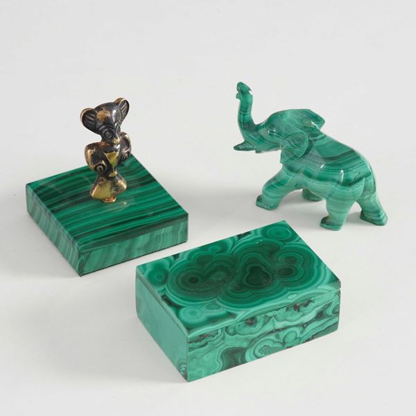 Raccolta di soprammobili in malachite