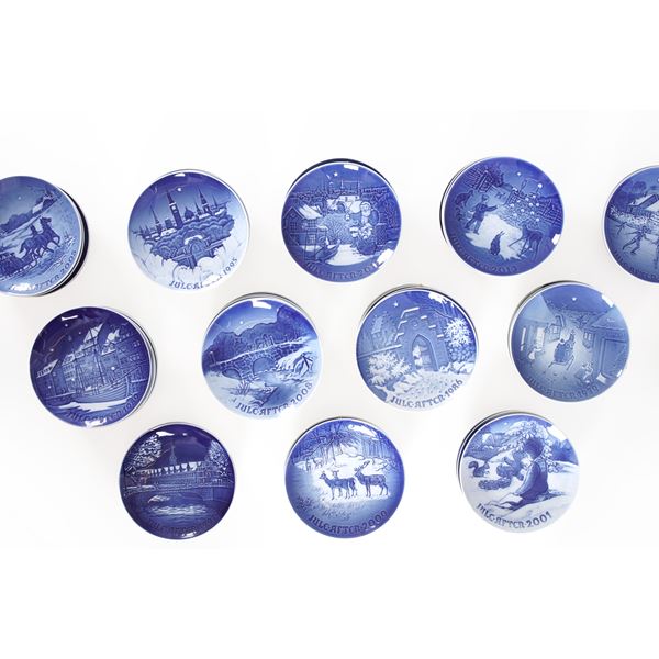 Quarantotto piatti. Danimarca,  Manifattura Bing & Grøndal, XX secolo.