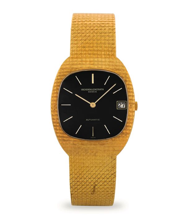 Vacheron &amp; Constantin - Tonneau ref 2034 Q in 18k yellow gold with integrated worked bracelet, black lacquered dial, with original box, circa 1975